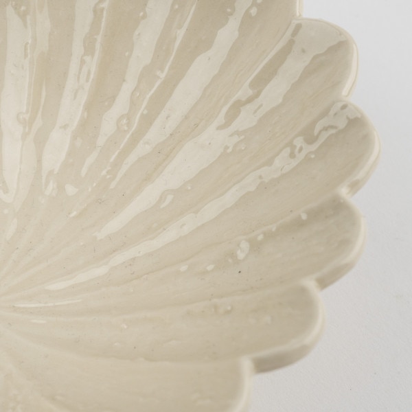 Image of Kikuwari White Oval Footed Bowl 6.75" 4