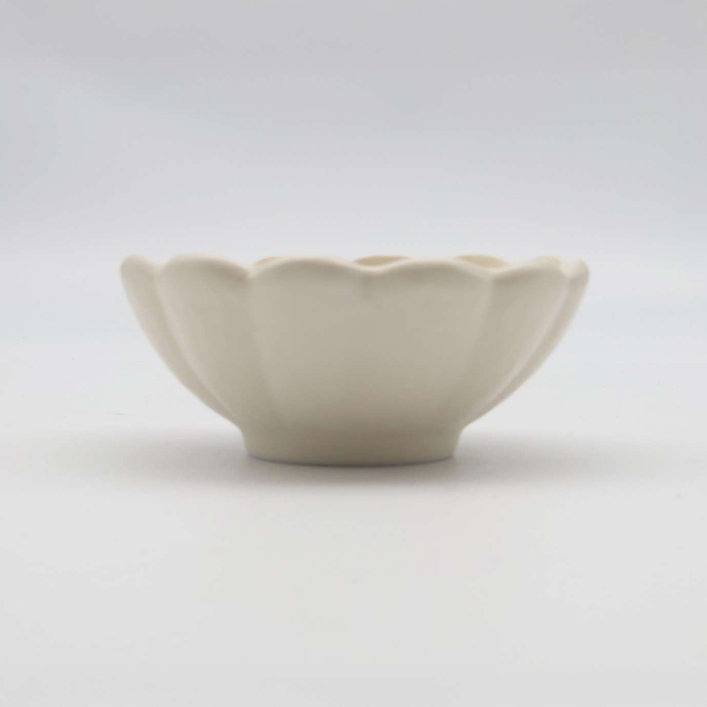 Kohiki White Floral Bowl 4.25