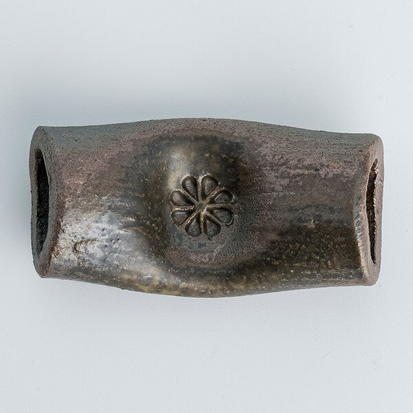 Image of Carbonized Makura Chopstick Rest 3
