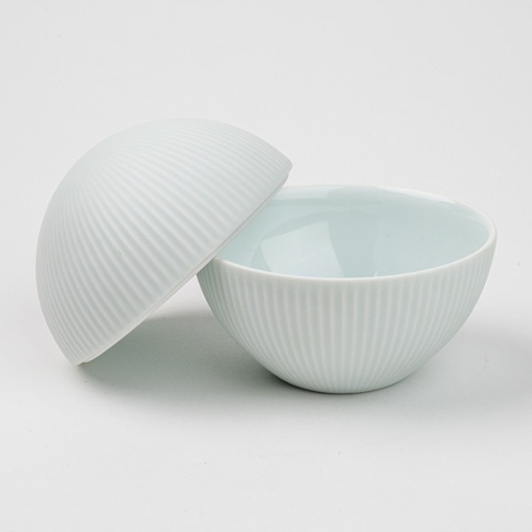 Image of Mat White Lidded Bowl 3.5" 2