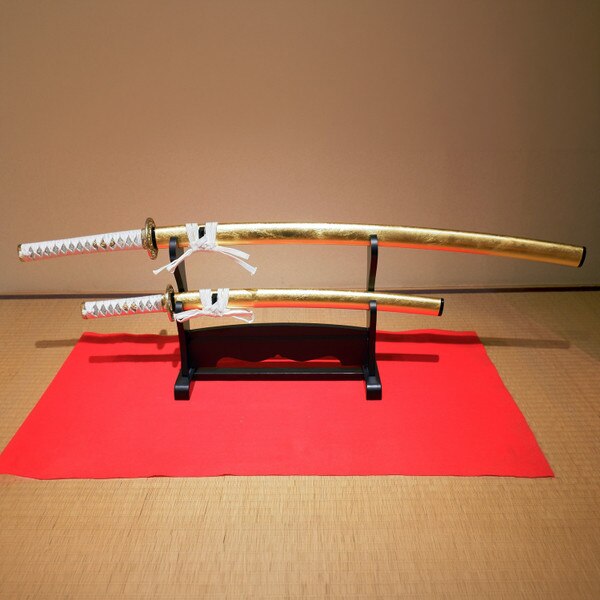 Image of Kanazawa Gold Leaf Decorative Sword Set with Display Stand 3