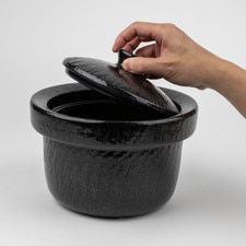 Arita Black Donabe for Rice 8.75" / Serves 3 hover-image