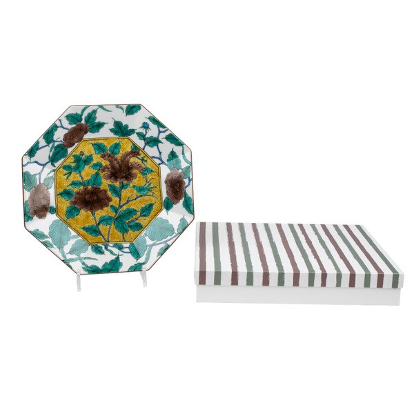 Image of Aode Botan Octagonal Plate 11.5" with Plate Stand 1