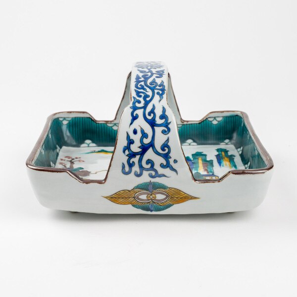 Image of Old Kutani Handled Bowl 8.25" 4