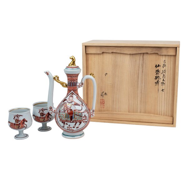 Image of Horseman Motif Sake Bottle and Cups 2