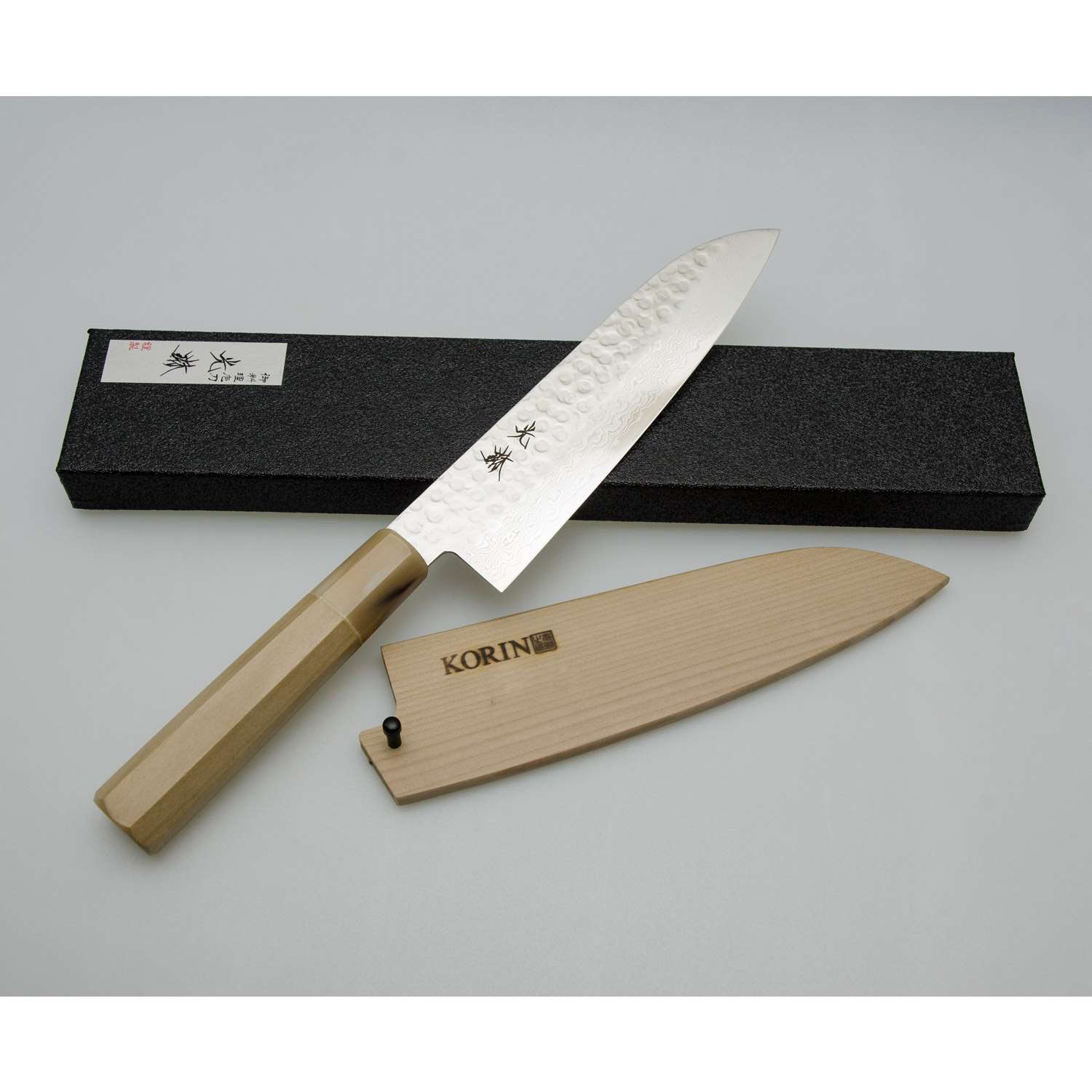 Korin Hammered Damascus Wa-Santoku with Saya 7.0