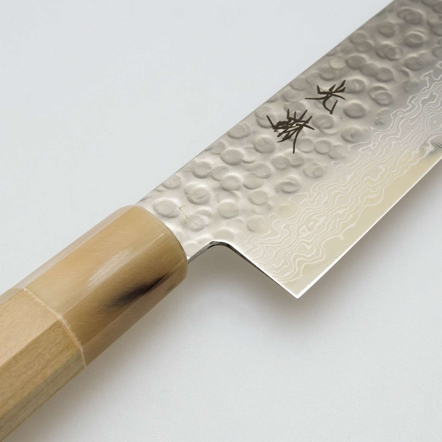 Korin Hammered Damascus Wa-Santoku with Saya 7.0