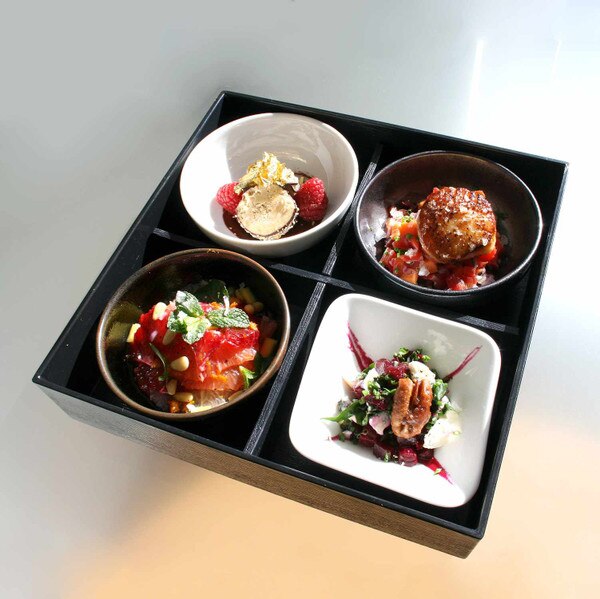Image of Black Bento Box with Cover and Divider 9.75" 4