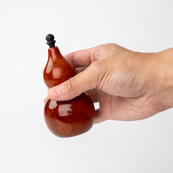 Image of Hyotan Shichimi Pepper Dispenser 4