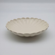 Kohiki White Floral Round Plate 9.5"