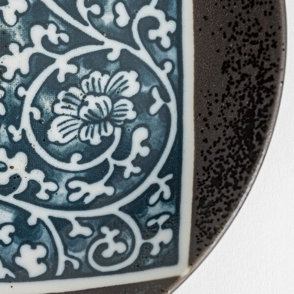Image of Tako Karakusa Round Plate 6.5" 4