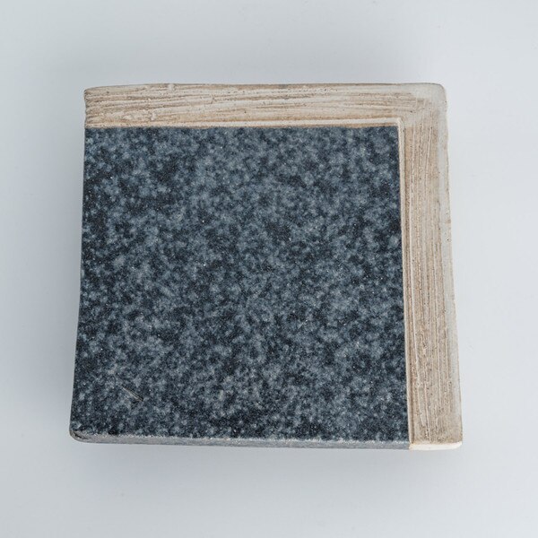 Image of Kokugama Gray White Square Plate 5.5" 3