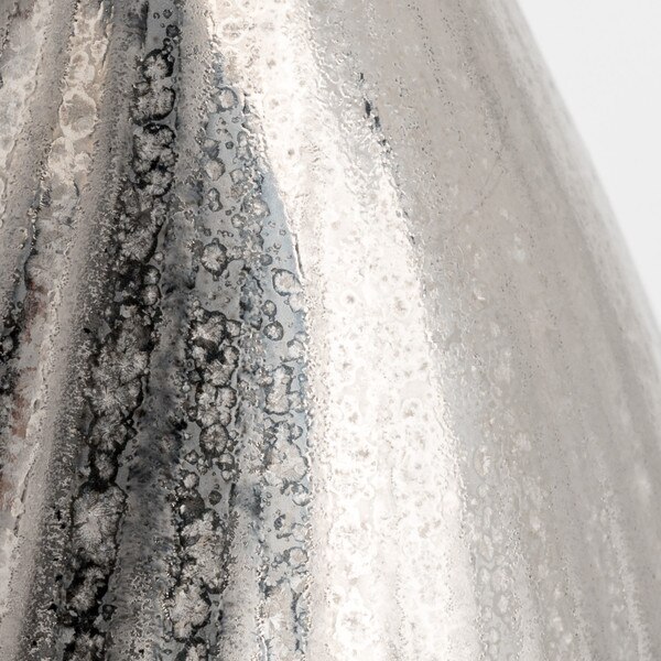 Image of Kuro Yuzu Silver Sake Bottle 8 oz 4