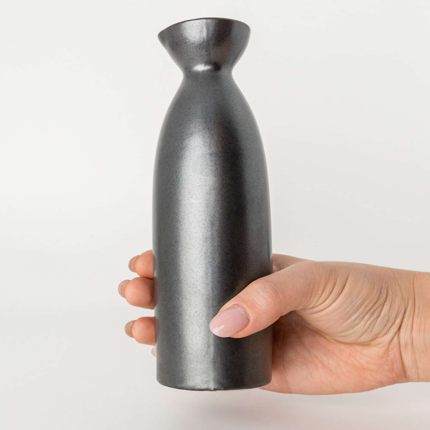 Tessa Black Sake Bottle 8 oz | Korin