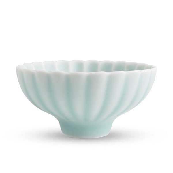 Image of Moist Seiji Kikuwari Sake Cup 2.75" 2