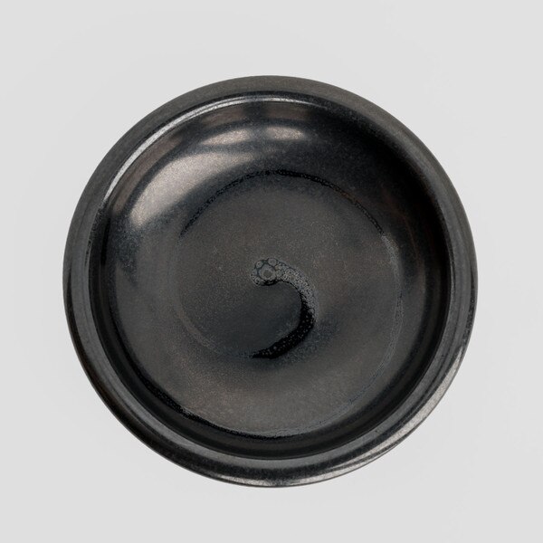 Image of Tessa Black Swirl Round Sauce Dish 3