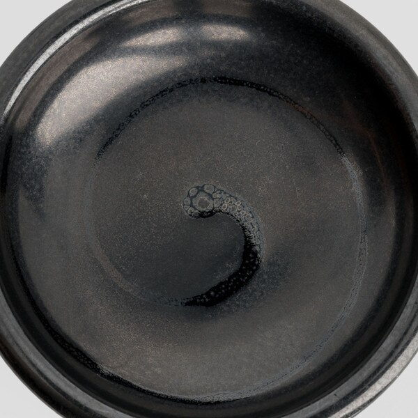 Image of Tessa Black Swirl Round Sauce Dish 4
