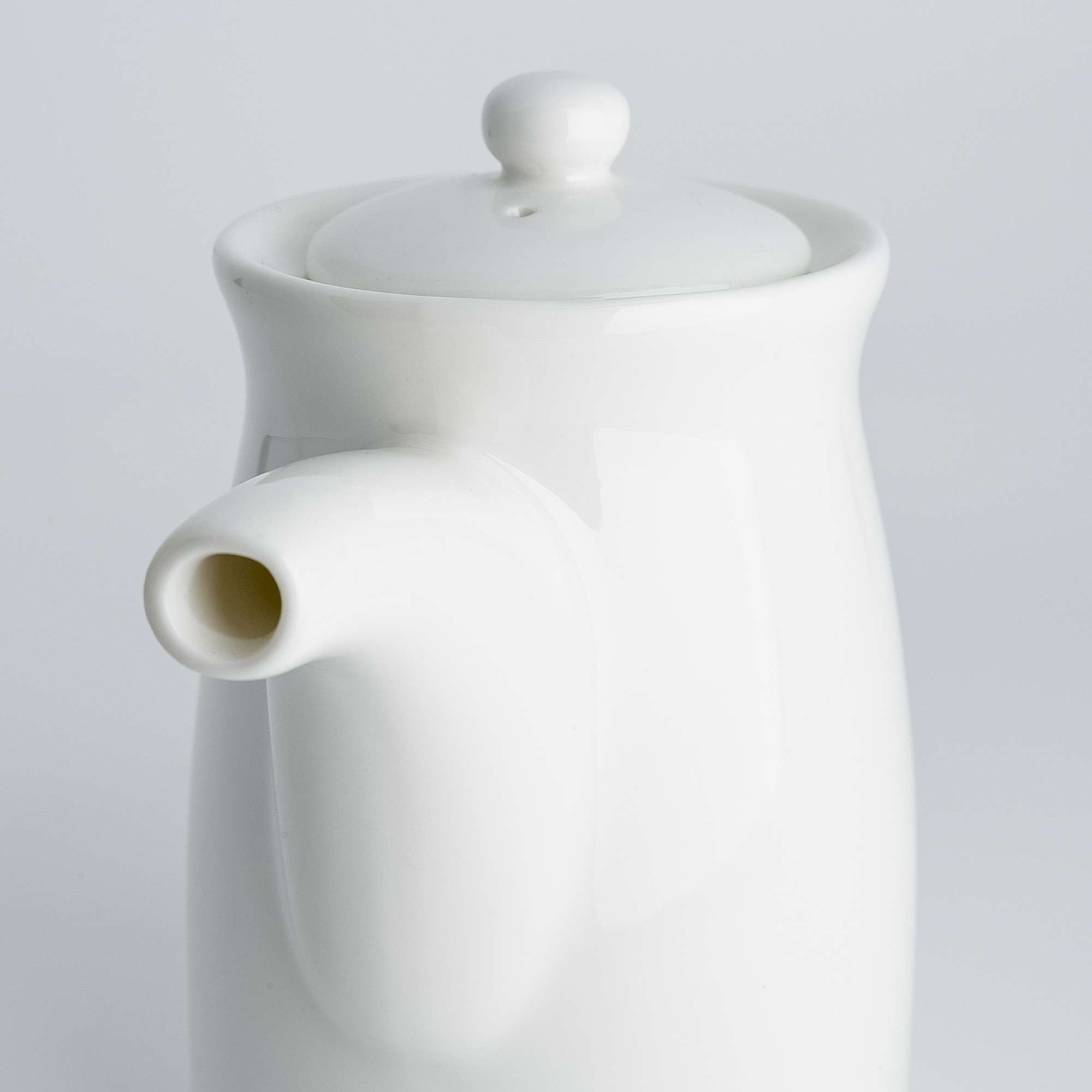 Korin Durable White Sauce Dispenser w/ Silicone Lid 8 oz | Korin