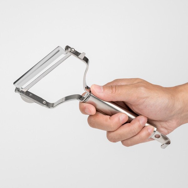 Image of Kai Wide Stainless Peeler with Changeable Blades 5