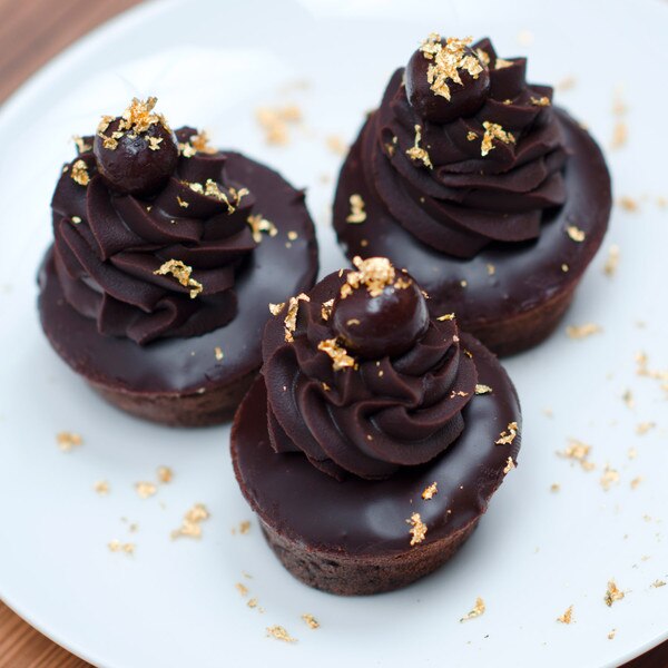 Image of Korin Edible Gold Flakes - Superfine 2