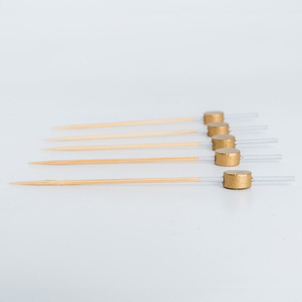 Image of Disposable Bamboo Skewers with Gold Ball 3.5”L (8.9cm) (50/pack) 2