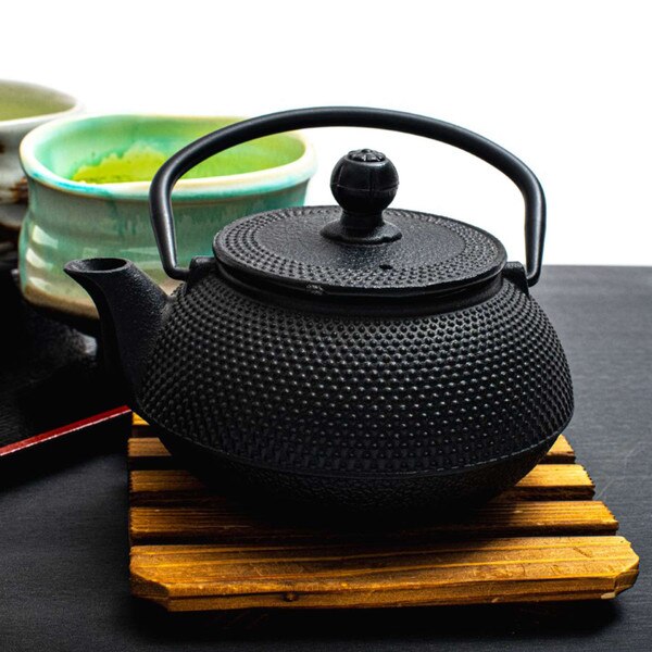 Image of Cast Iron Black Arare Teapot 18 oz 5