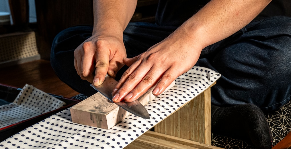 Hands-on knife sharpening